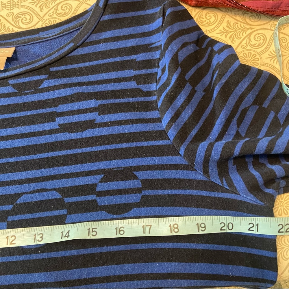 Chico's Zenergy Geometric Black Blue Striped Long Sleeve Top Tunic Shirt Blouse - Picture 2 of 8